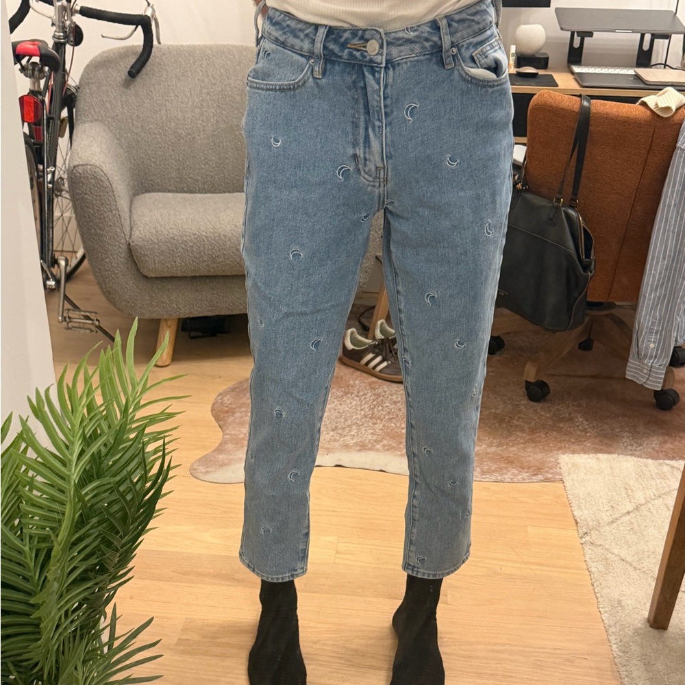 PacSun Embroidered Moon Mom Jeans 🌙